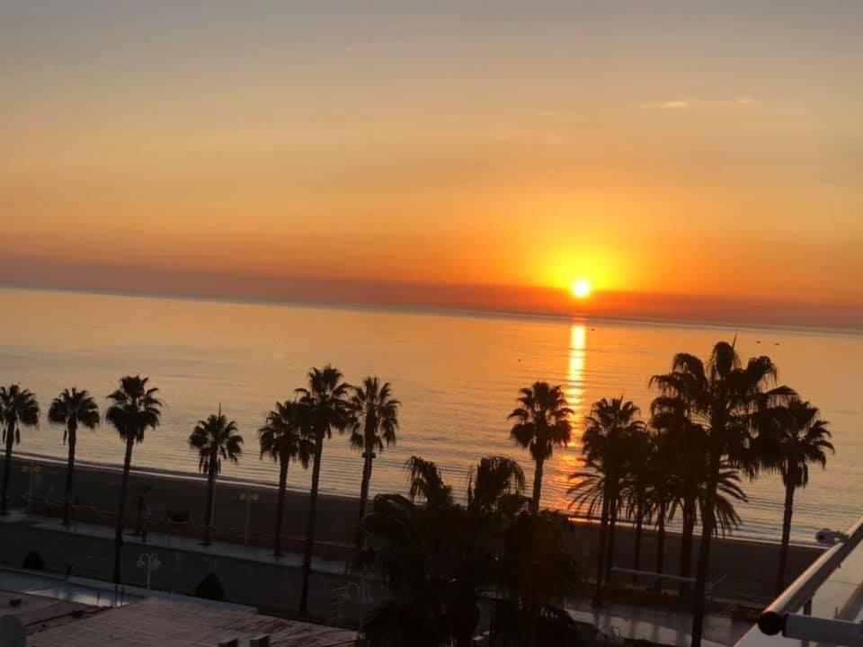Luxury Beachfront Apartment In Benalmadena Costa Eksteriør billede