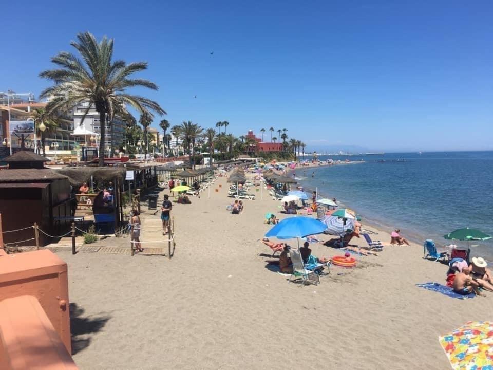 Luxury Beachfront Apartment In Benalmadena Costa Eksteriør billede