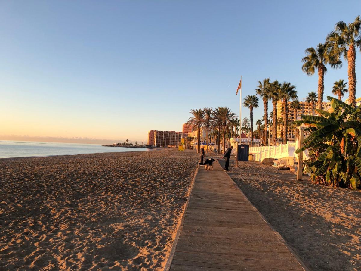 Luxury Beachfront Apartment In Benalmadena Costa Eksteriør billede