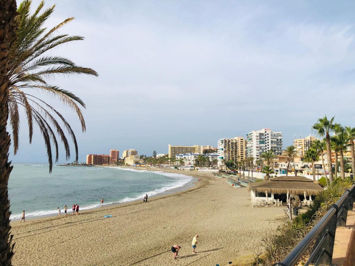 Luxury Beachfront Apartment In Benalmadena Costa Eksteriør billede