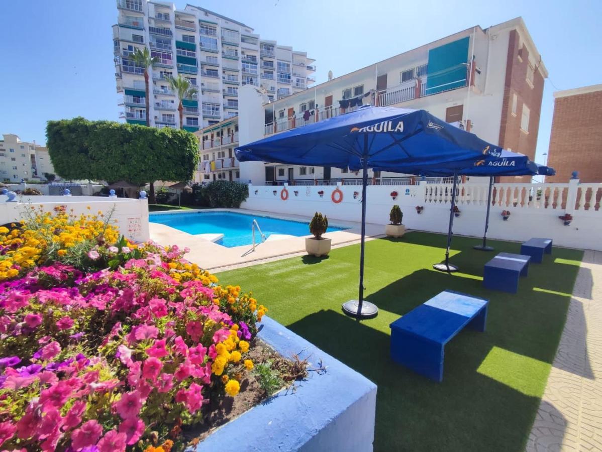 Luxury Beachfront Apartment In Benalmadena Costa Eksteriør billede