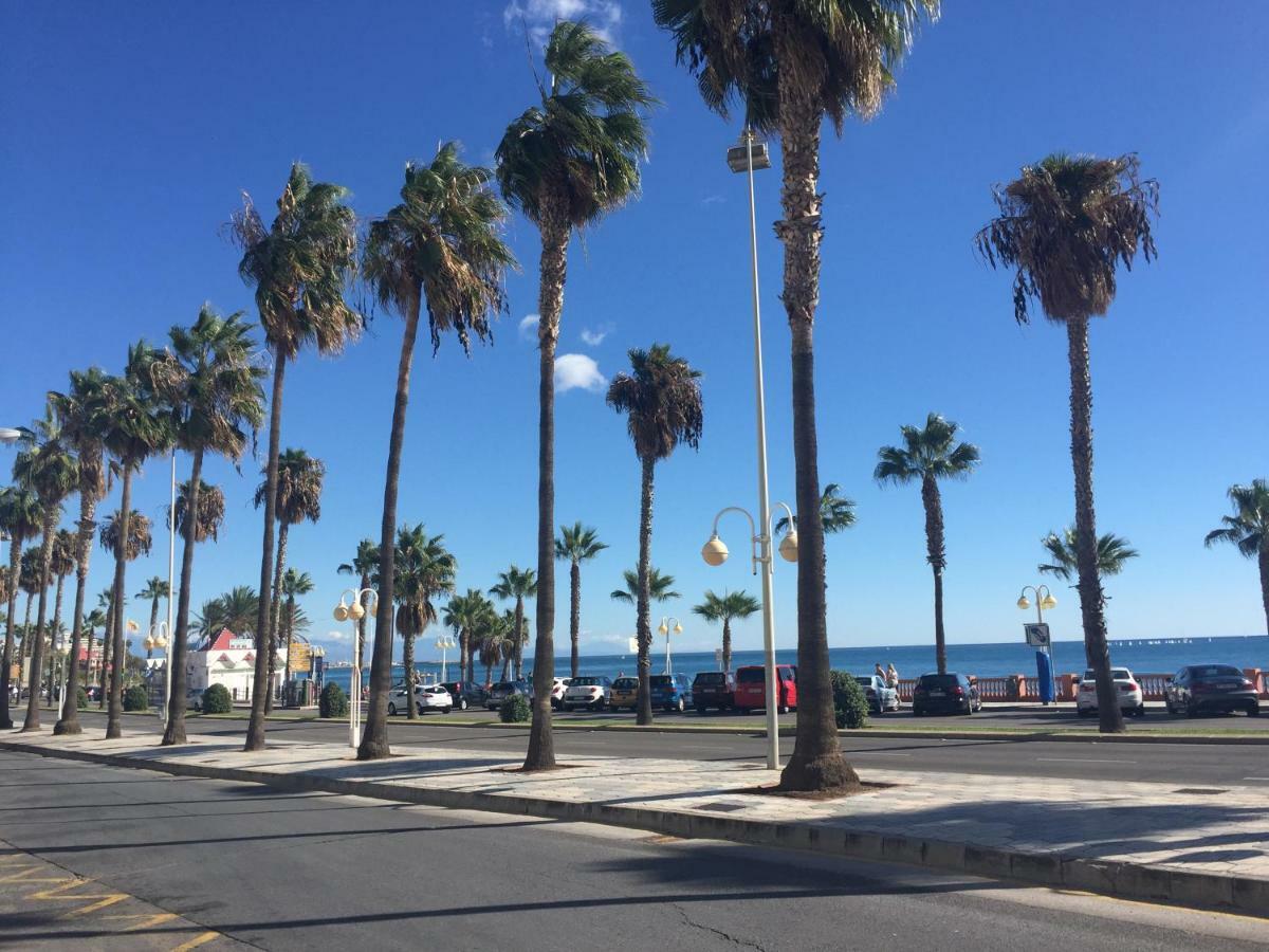 Luxury Beachfront Apartment In Benalmadena Costa Eksteriør billede