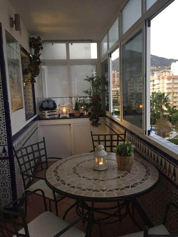 Luxury Beachfront Apartment In Benalmadena Costa Eksteriør billede