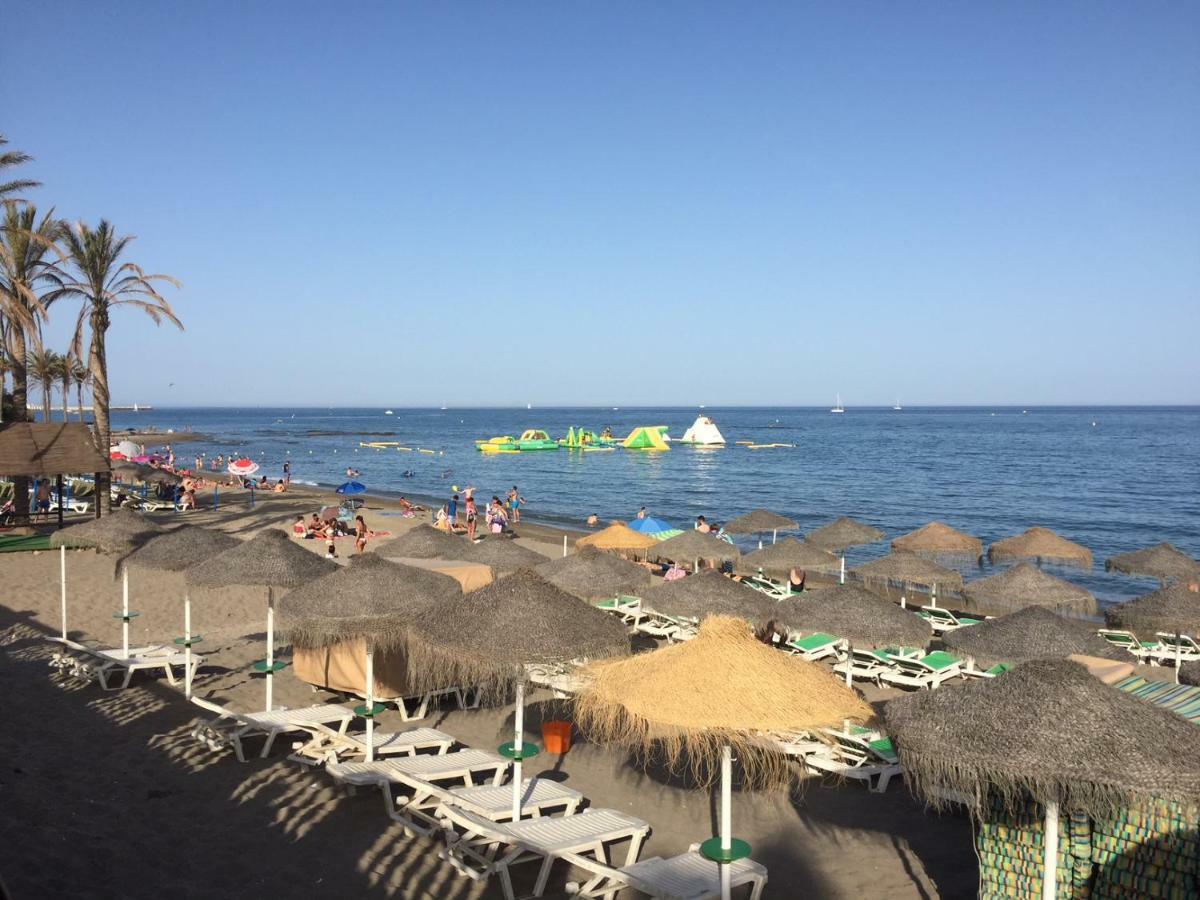 Luxury Beachfront Apartment In Benalmadena Costa Eksteriør billede