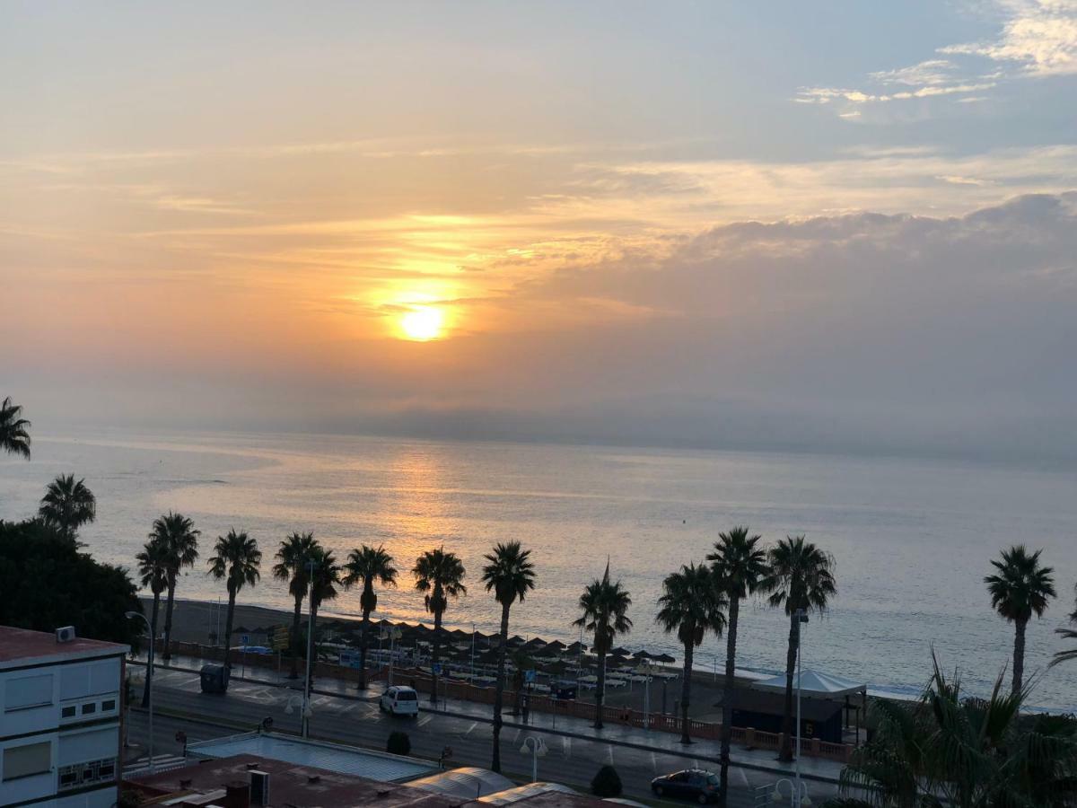 Luxury Beachfront Apartment In Benalmadena Costa Eksteriør billede
