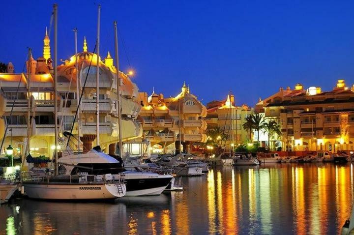 Luxury Beachfront Apartment In Benalmadena Costa Eksteriør billede